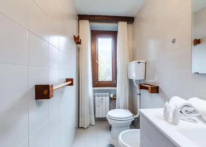 Centro Paese - 2 Passi Dalle Piste * Курмайор